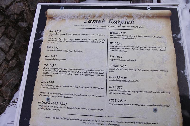 Zamek Karpień (15).JPG