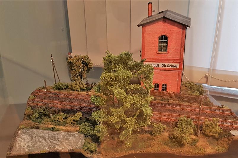 Diorama (1).jpg