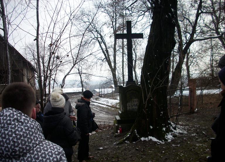 Wycieczka pokonkursowa  - Grodkowice  - miejsce zamordowania Marcyana Żeleńskiego.JPG